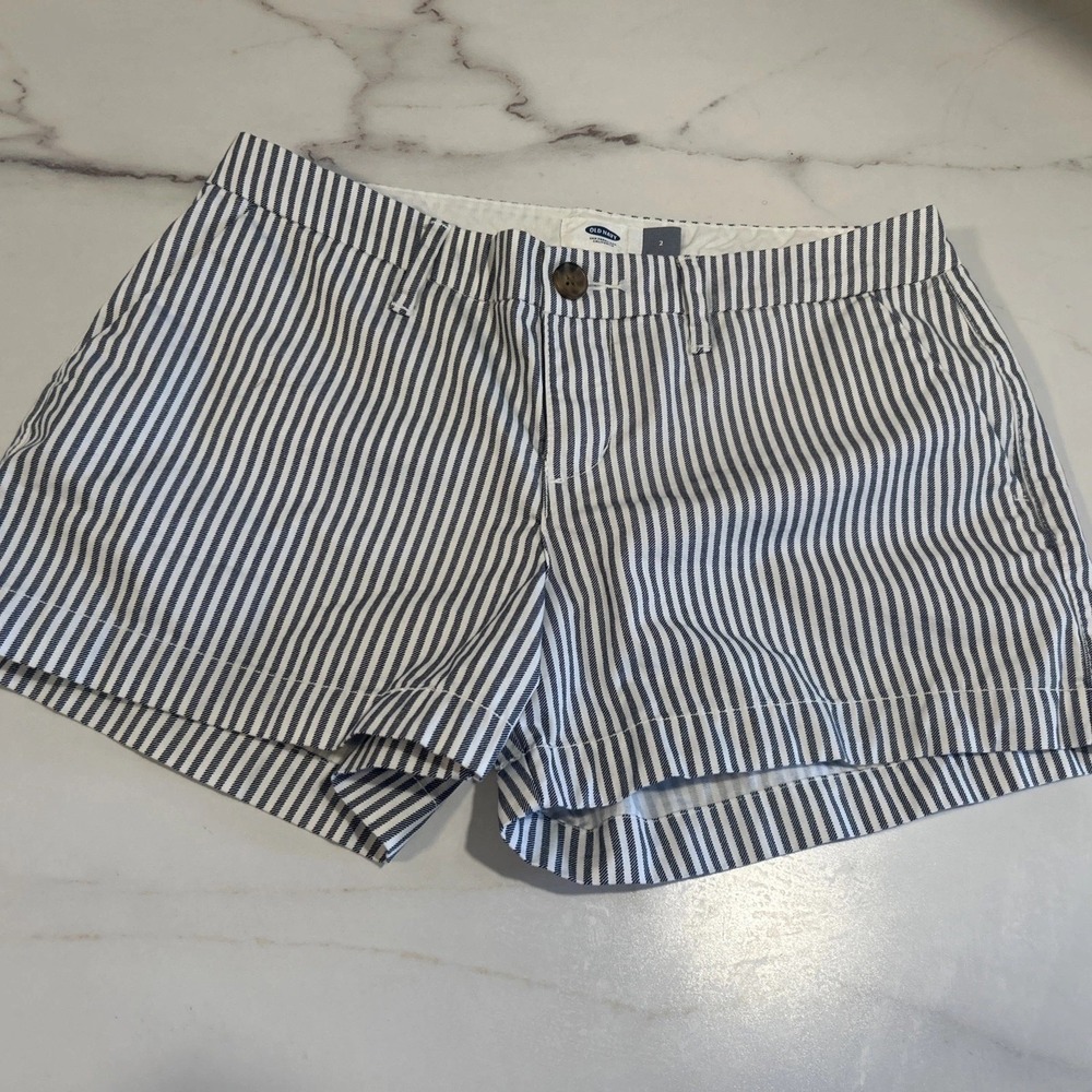 Old Navy Striped‎ Shorts Women Size 2 Blue White Striped Cotton 29X3"